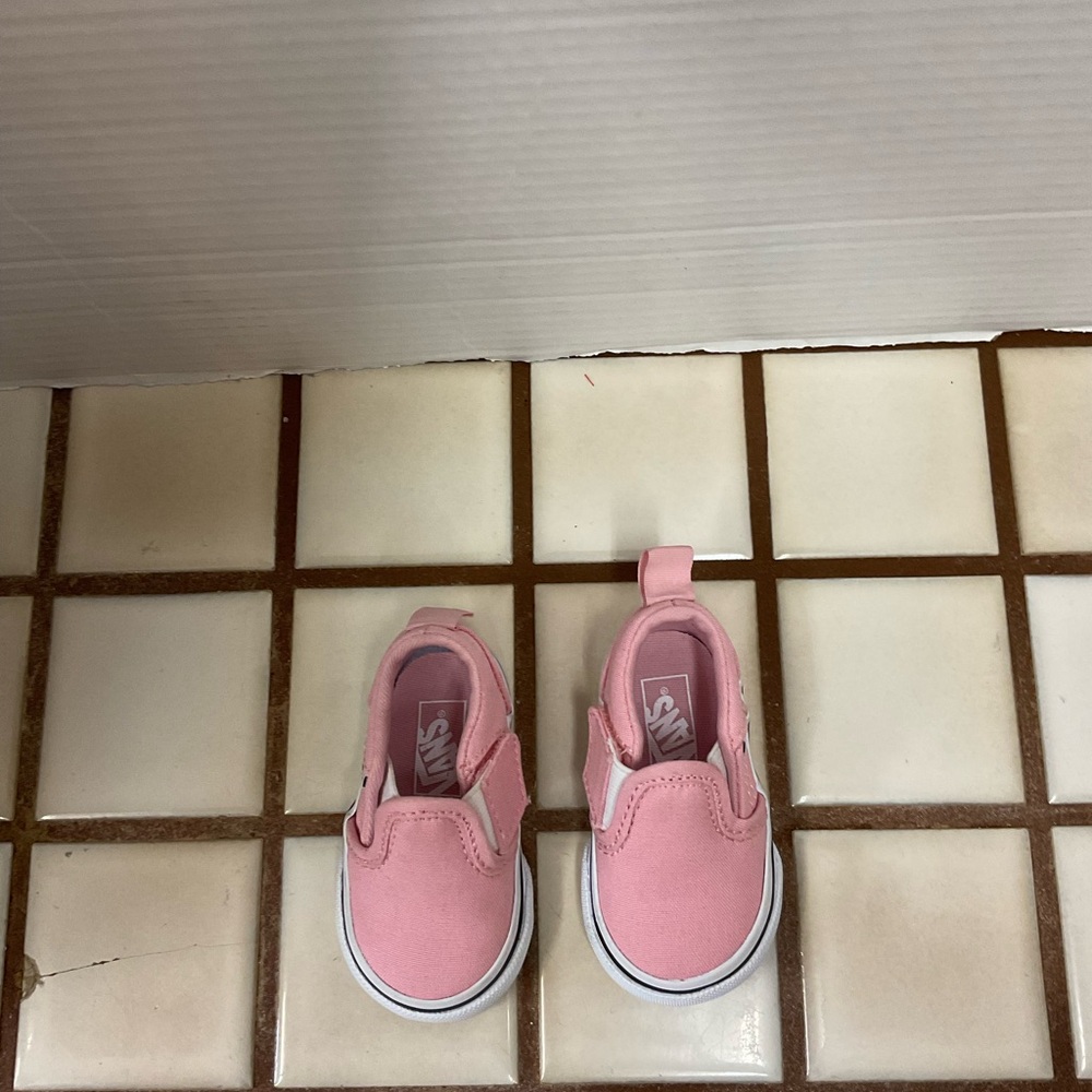 Vans Pink Slip-On Shoes - Picture 2 of 9